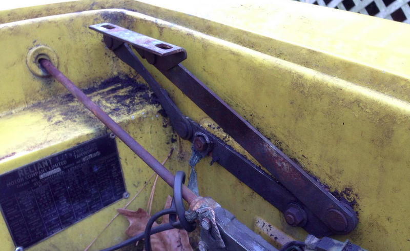 Illustration for article titled My First Mazda Miata Road Trip Took Me 2,000 Miles To Fix A Decrepit Reliant Scimitar